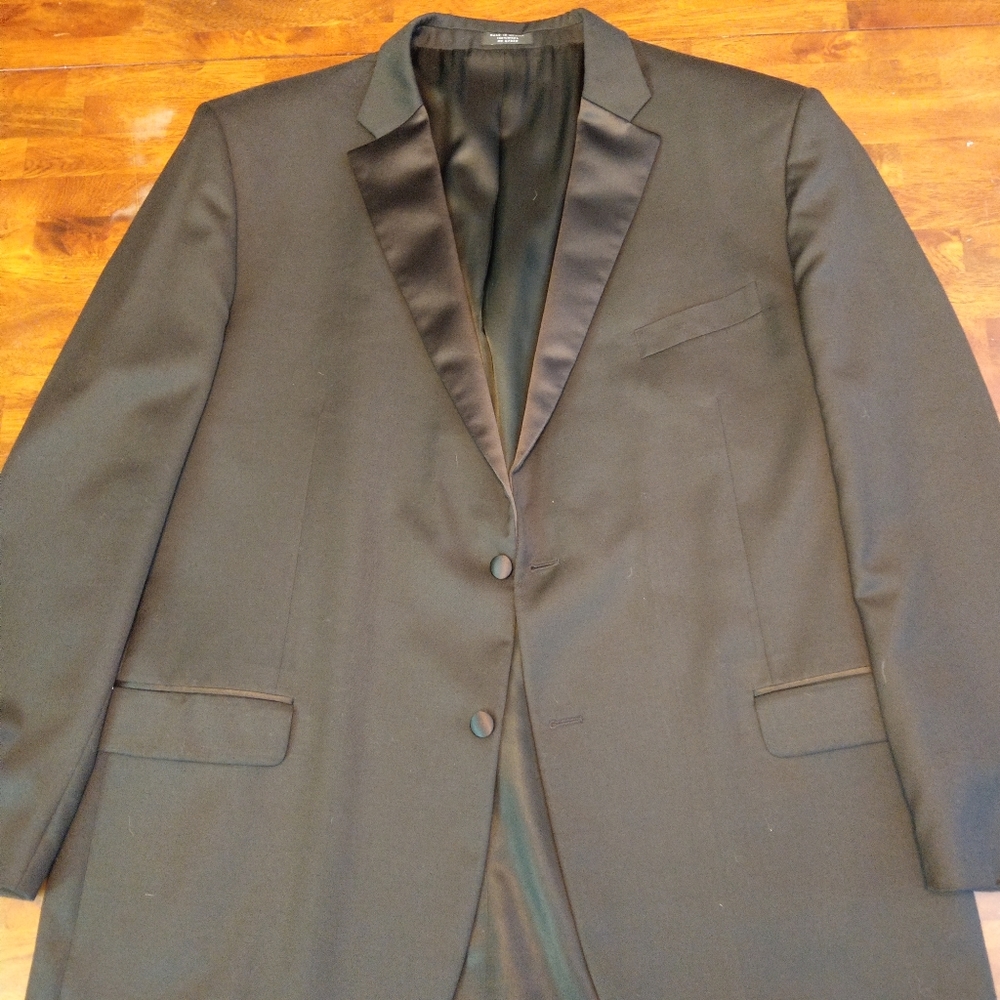 Jones New York classic 2 button tux